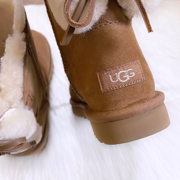 UGG Women’s Classic Double Bow Short Chestnut Boots - Picture 4 of 8